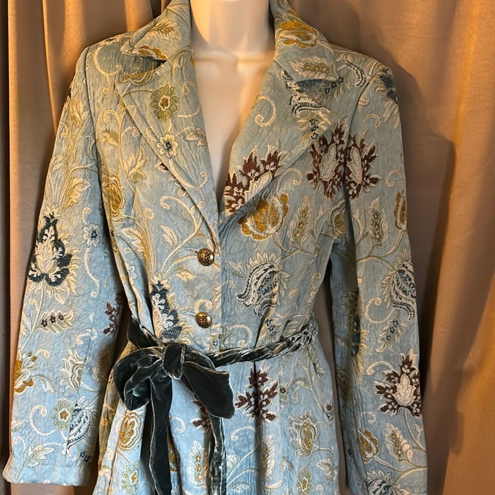 Cabi lined coat size 8, blue multi